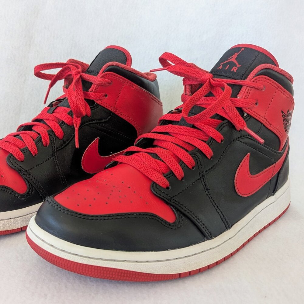 Air Jordan 1 Mid Alternate Bred Size 11